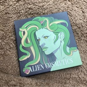 Alien cosmetics Lore (unearthly)